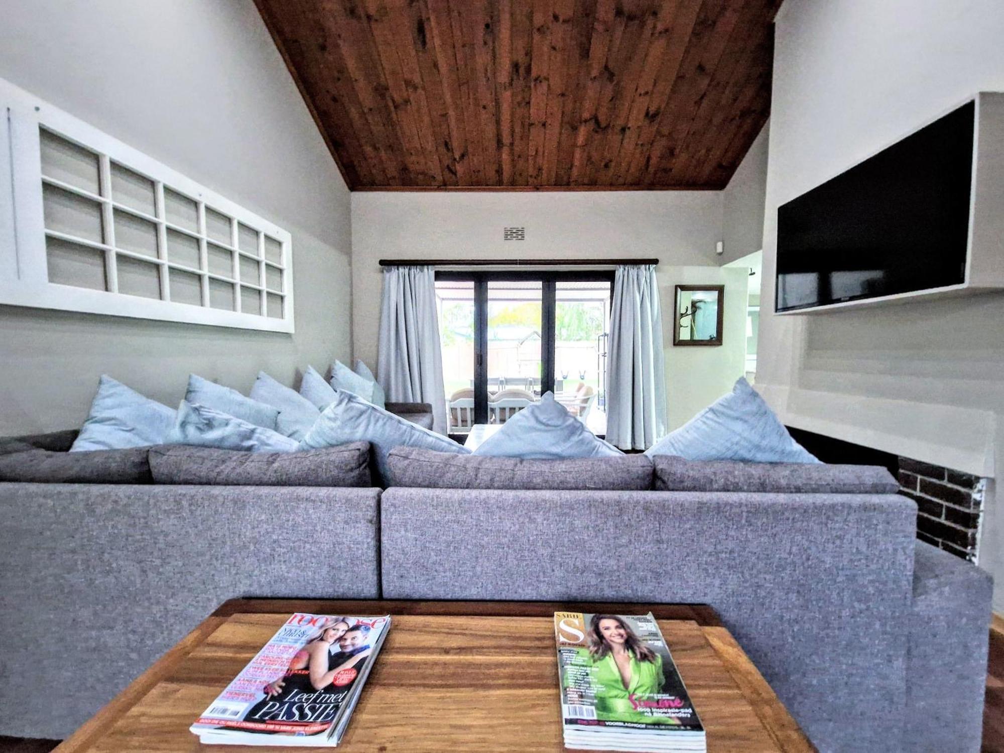 9 On Drommedaris Hotel สเตลเลนบอช ภายนอก รูปภาพ